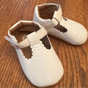 White baby shoes